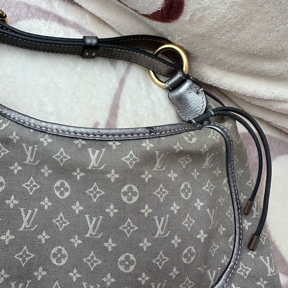 Vintage Louis Vuitton Monogram Manon Shoulder Bag in Grey / Gold PM - Picture 3 of 8